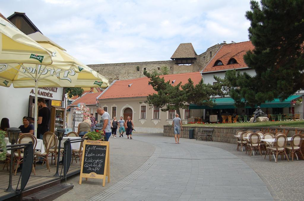 Apartman Rose Еґер Екстер'єр фото