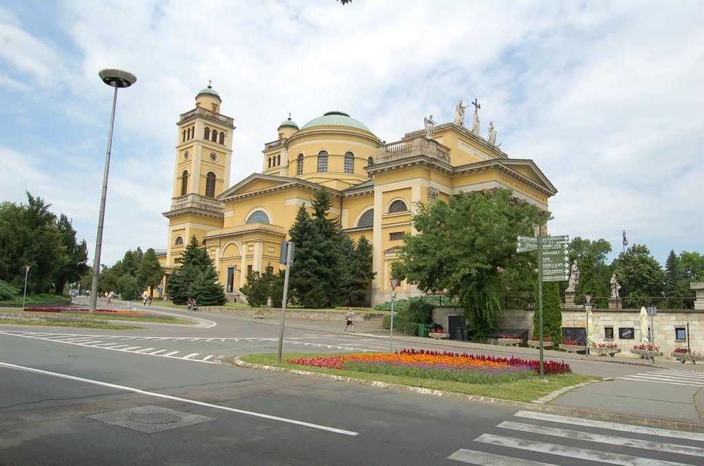 Apartman Rose Еґер Екстер'єр фото