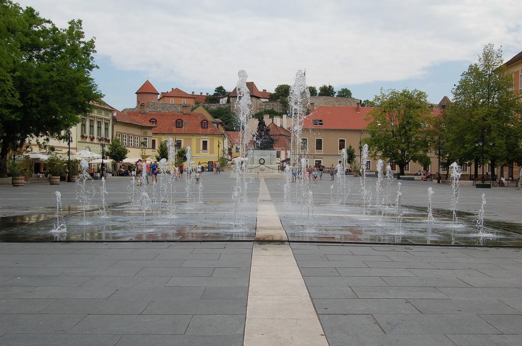 Apartman Rose Еґер Екстер'єр фото